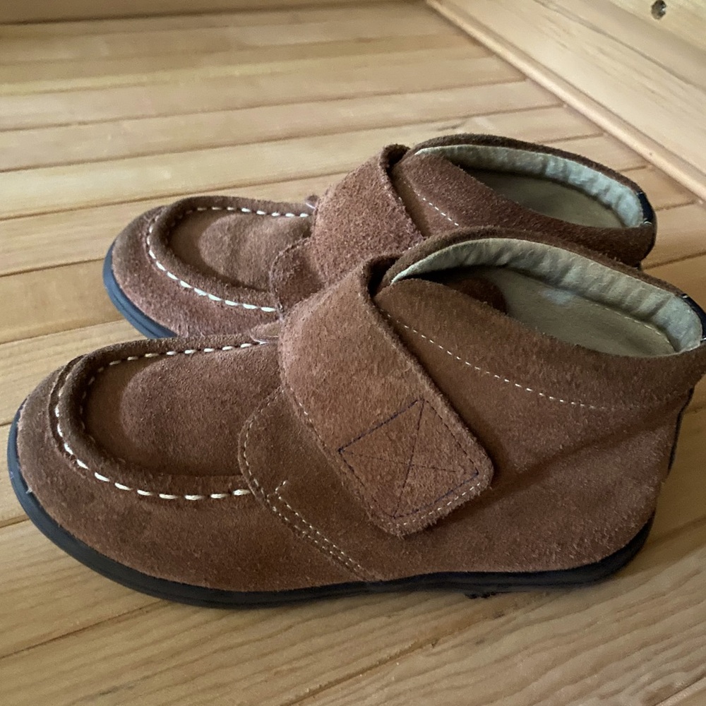 See Kai Run Brown Suede Sneakers Size 13